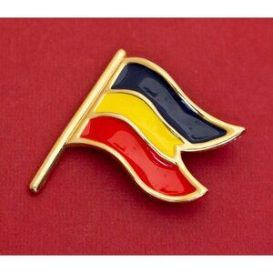 Vintage Striped Flag Brooch - F31